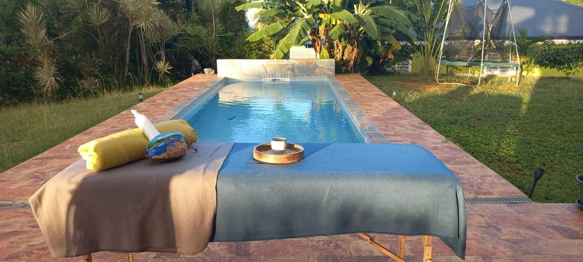 Chez Kelly Et Nicolas, Le Paradis De Sofaia Sainte-Rose Luaran gambar
